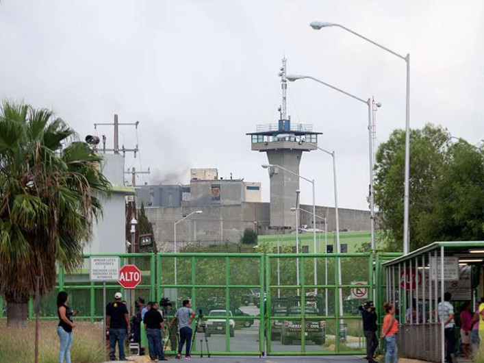 Sube a 17 número de muertos por riña en el penal de Cadereyta