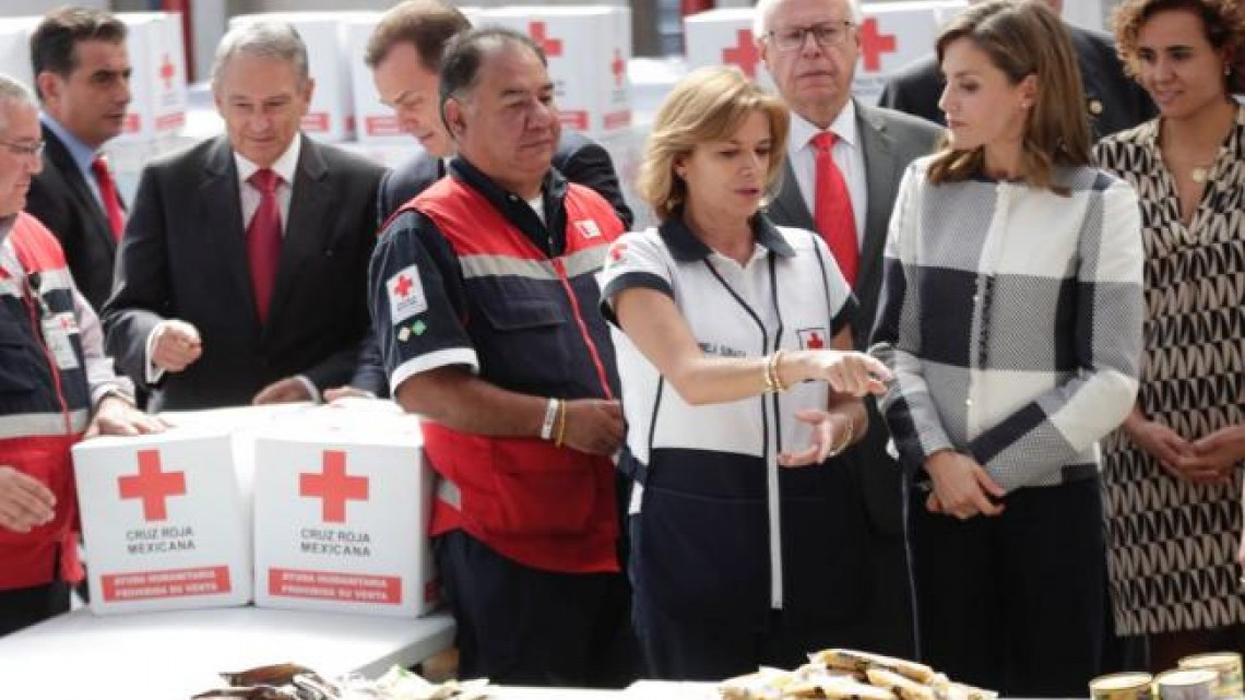 Reina Letizia visita la Cruz Roja Mexicana