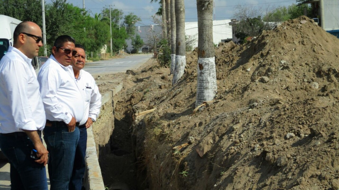 Recorren secretario y regidores obras del Plan Integral de Obra Pública 2017