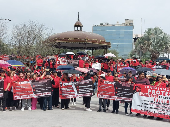 Por segunda ocasión, protestan maestros contra reforma a la Ley del ISSSTE
