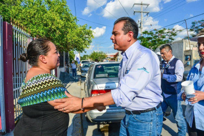 Beneficia Enrique Rivas a colonos de Las Torres