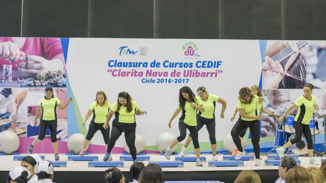 DIF entregan certificados en los CEDIF