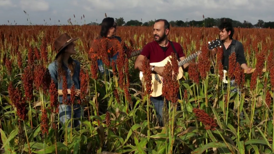 Comparte Cabeza de Vaca vídeo "Volvamos a empezar" 