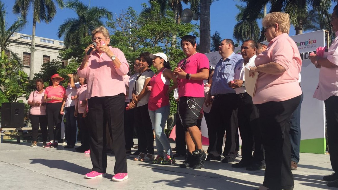 Conmemoran en Tampico el día mundial del cáncer de mama con un zumbatón