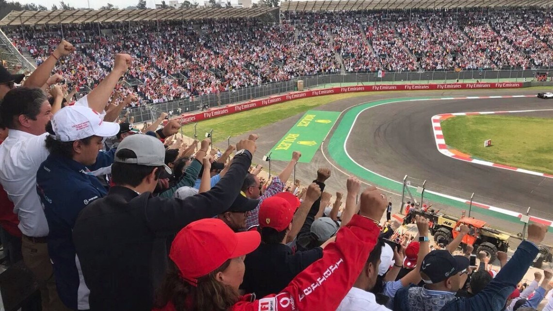 Rinden homenaje en vuelta 19 de F1 a victimas del sismo