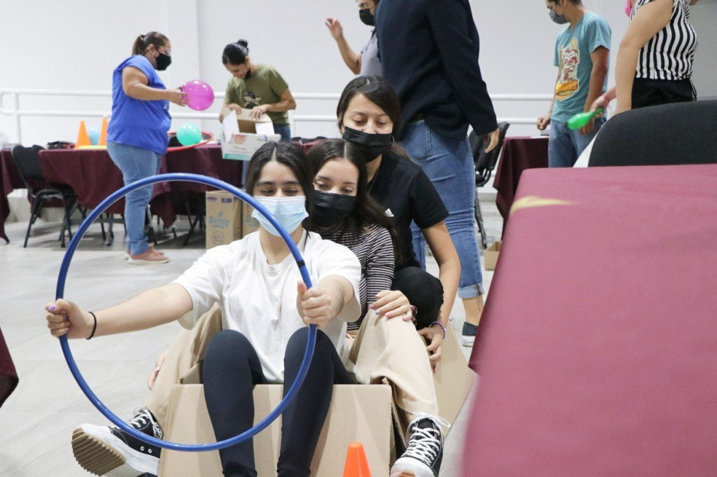 Gobierno Municipal brinda estrategias de educación a padres de familia y docentes 