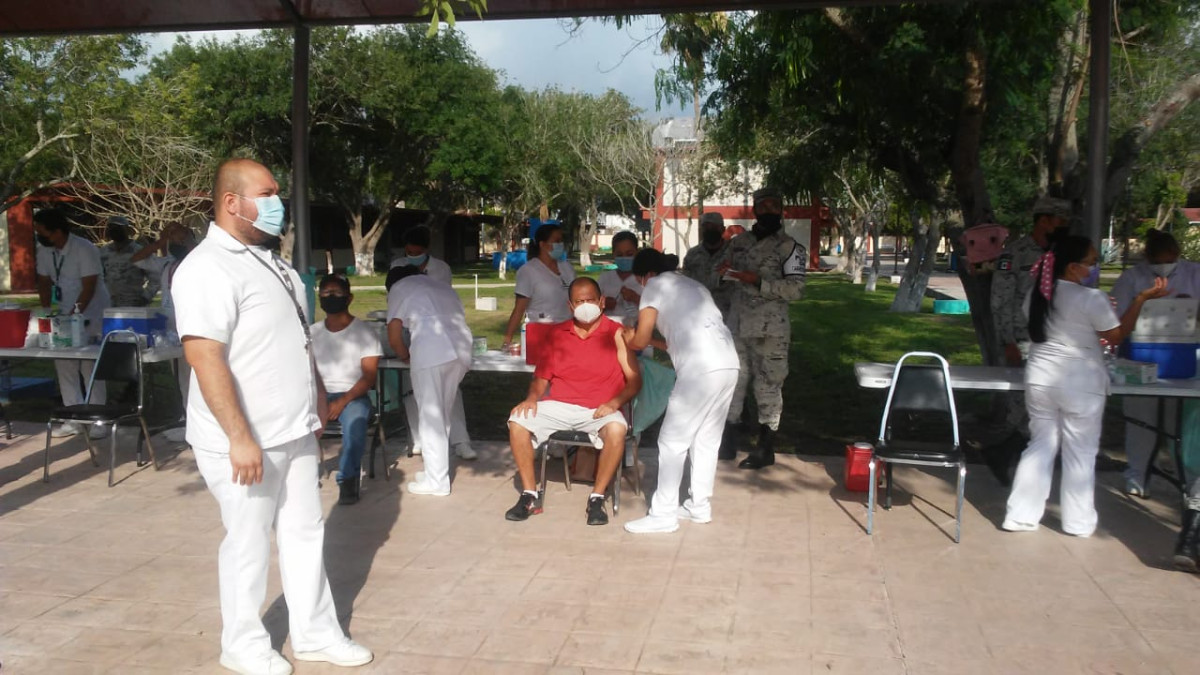 Reconocen mayores de 50 años la importancia de la vacunación