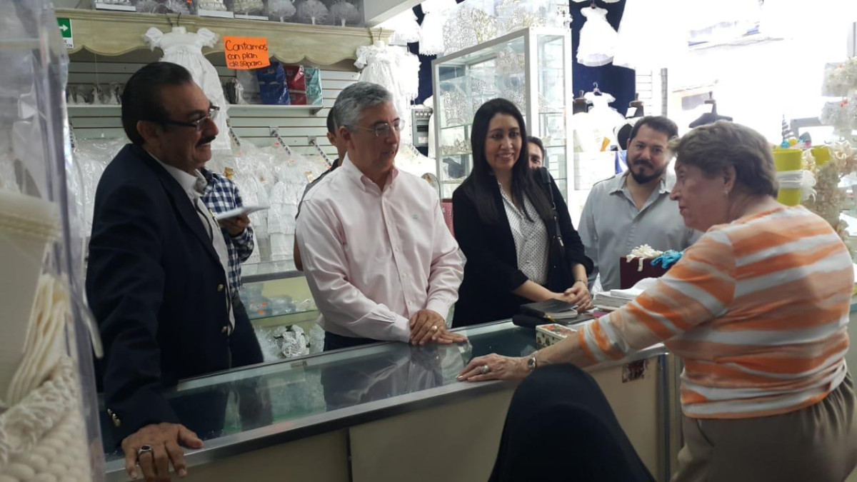 Solicitan locatarios de la Peatonal, el retiro de vendedores ambulantes