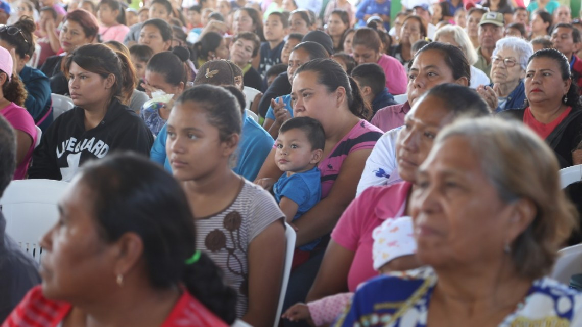 Acercan programas y servicios en Jarachina Sur