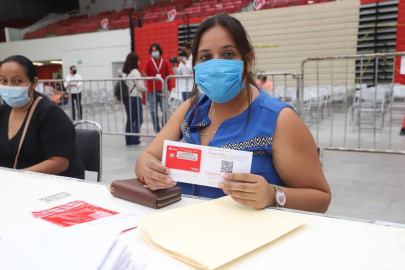 Continúa entrega de becas ‘Una Nueva Era’