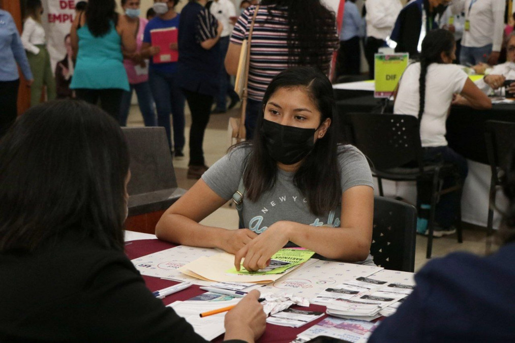 Municipio Facilita la incorporación al sector laboral de jóvenes con feria del empleo 