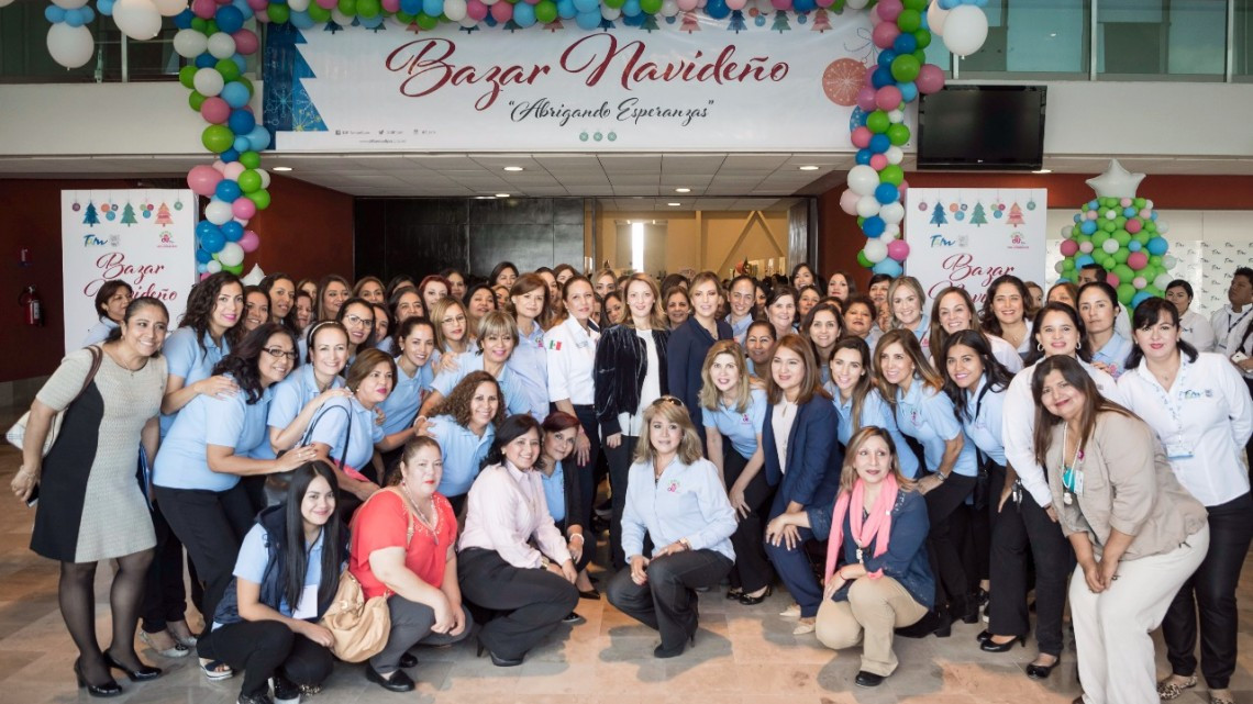 Inaugura DIF Segundo Bazar navideño 