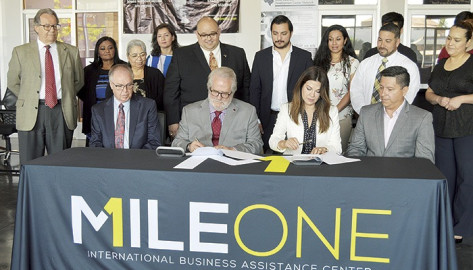 Firman un acuerdo TAMIU y Mile One