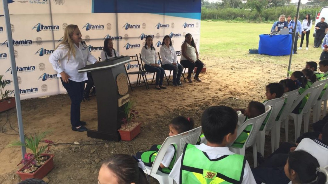 Gobierno municipal entrega obras de beneficio común