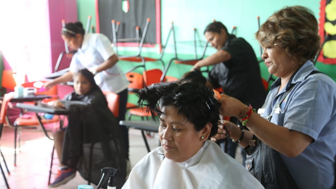 Ayuntamiento lleva apoyo a Hacienda Las Bugambilias