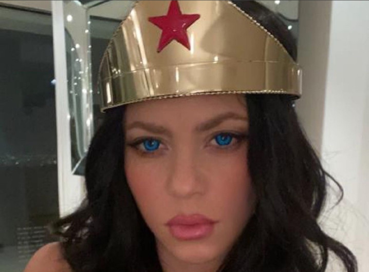 Shakira se convierte en la mujer maravilla