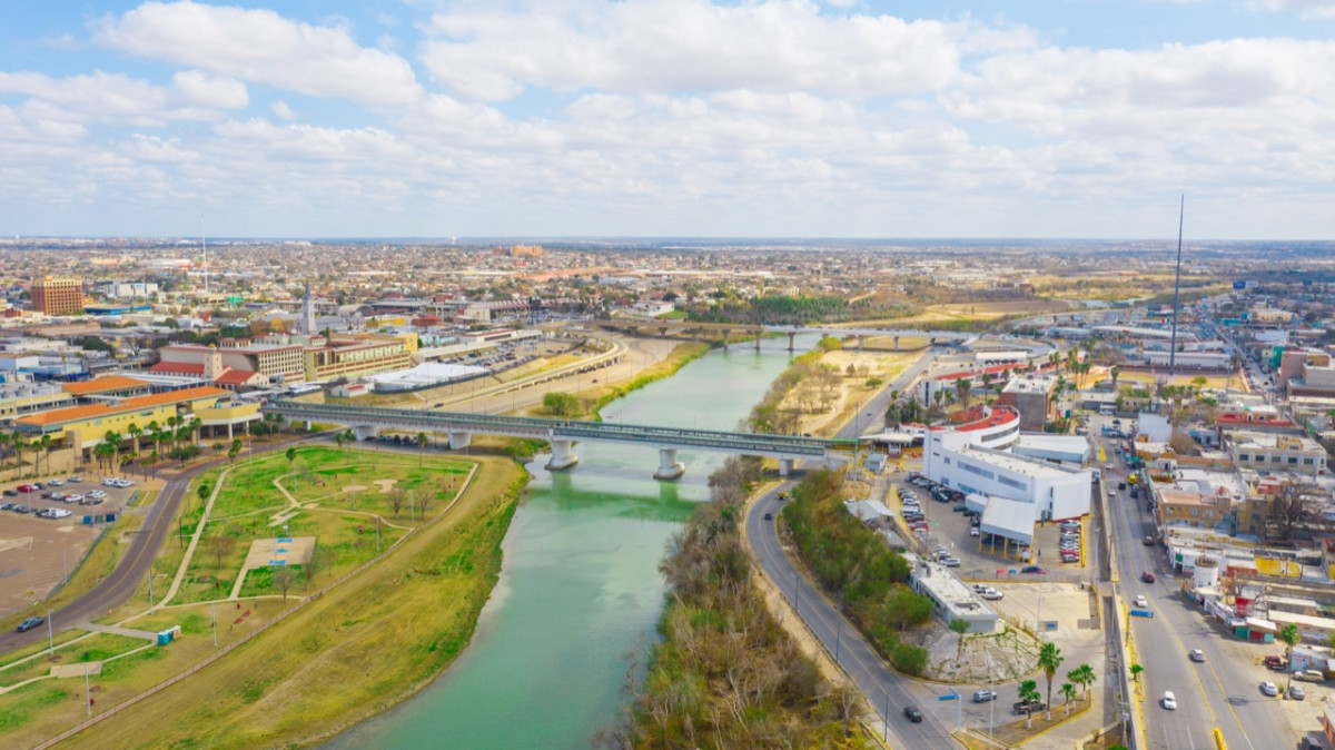 Promueven ventajas competitivas de Nuevo Laredo con prontuario y revista trimestral 