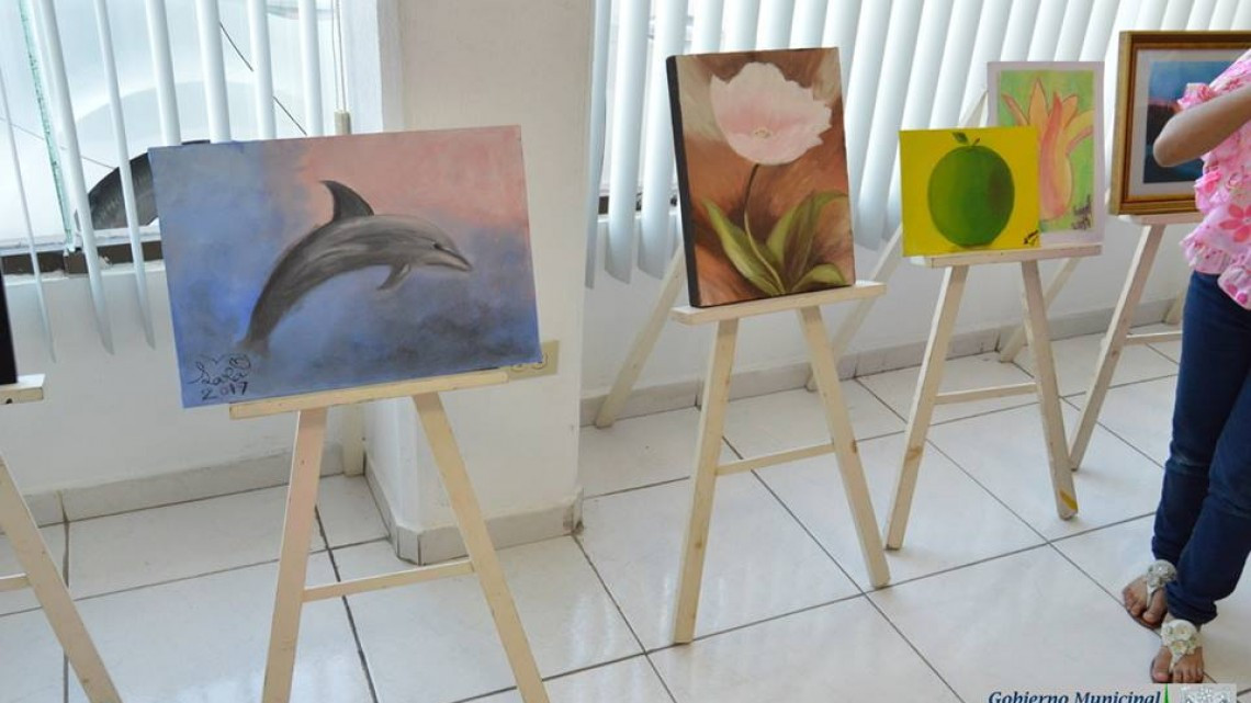 Felicita Alcaldesa a niñas talentosas de la Casa de la Cultura