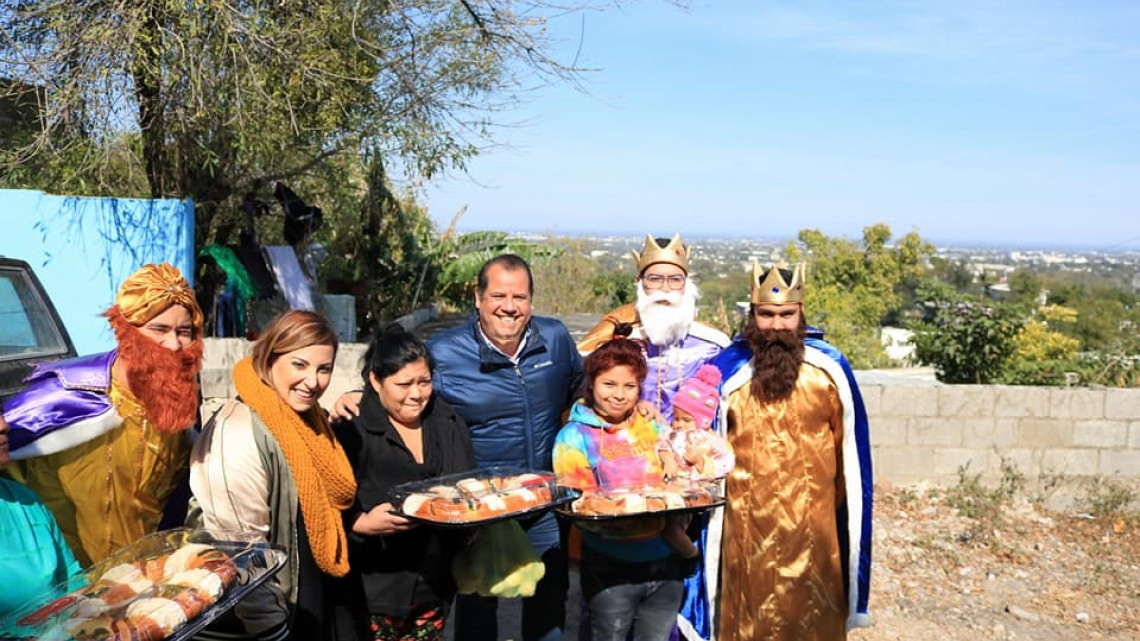 Entrega Ayuntamiento y DIF Victoria roscas y juguetes a familias