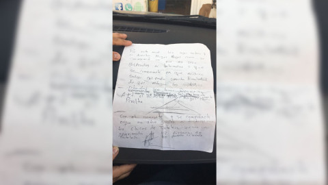 Reos obligan a director a firmar carta