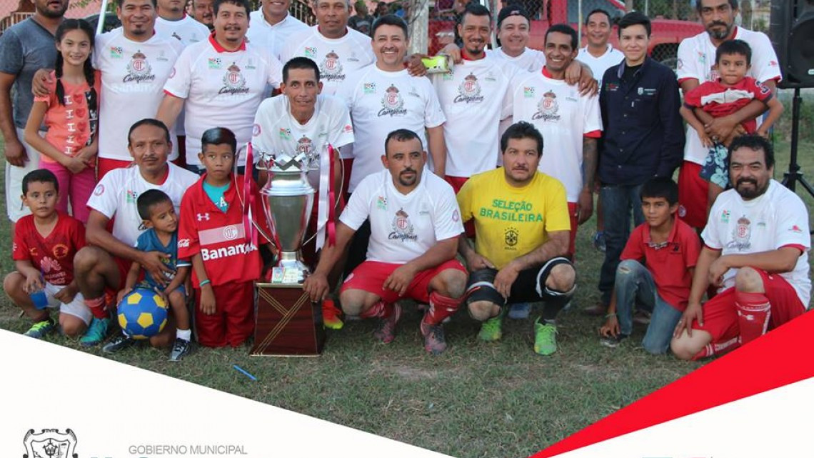 Premian a campeón de liga municipal de Fut 7