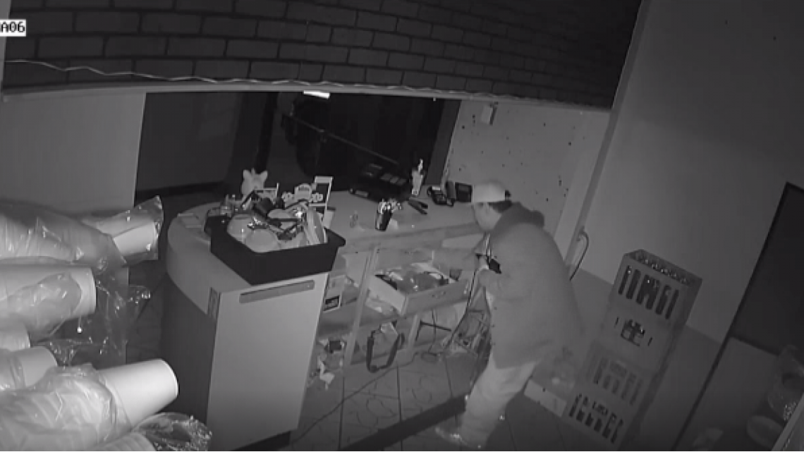 Autoridades de Edinburg buscan a sospechoso de robo a dos restaurantes