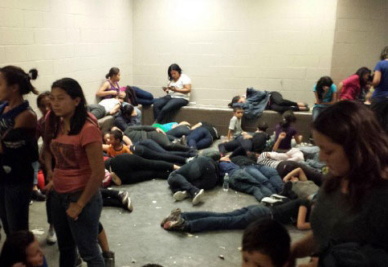 Saturados los centros de detención en Texas