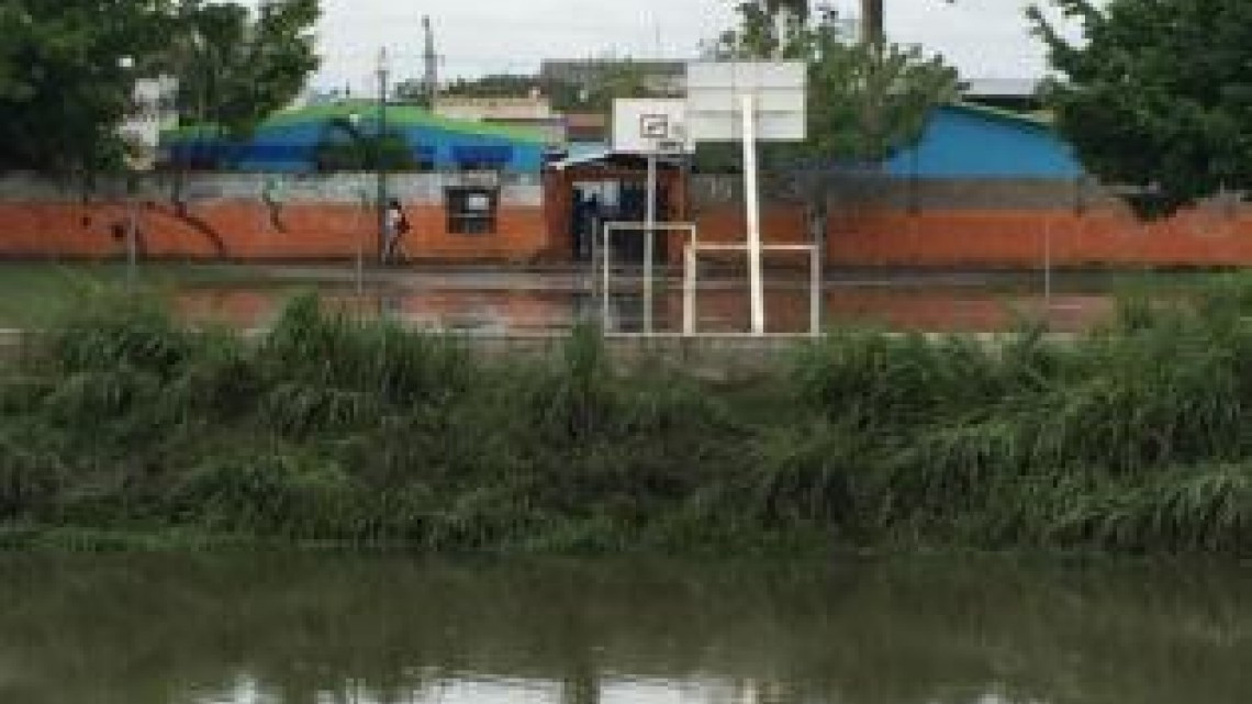Plantean reubicar planteles educativos situados en zona inundable