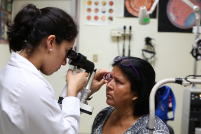 Beneficiarán con Campaña de cirugía de Cataratas 