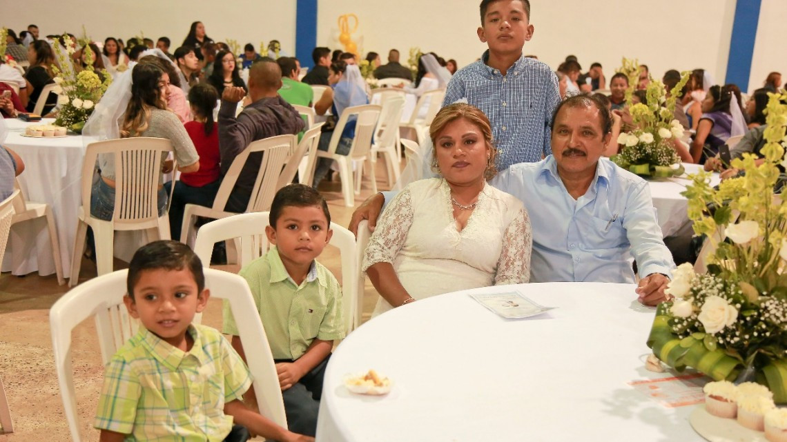 Se casan 200 parejas en Matrimonios Colectivos en Reynosa