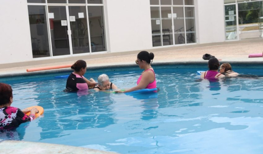 Realizan adultos mayores  activación física y convivencia en instalaciones de Seguridad Pública