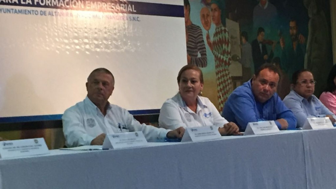 Firma municipio convenio Nacional Financiera