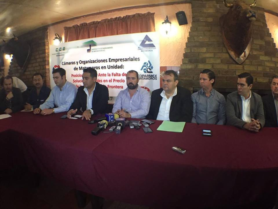 Gasolineros y empresarios se unen contra el gasolinazo 