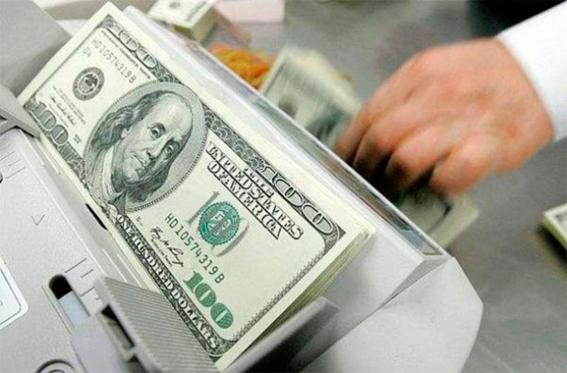 Dólar inicia en 17.85 pesos a la venta en casas de cambio 
