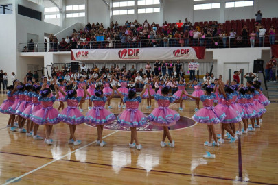  Nuevo Laredo impulsa sus tradiciones con concurso de rondas y salto de cuerda