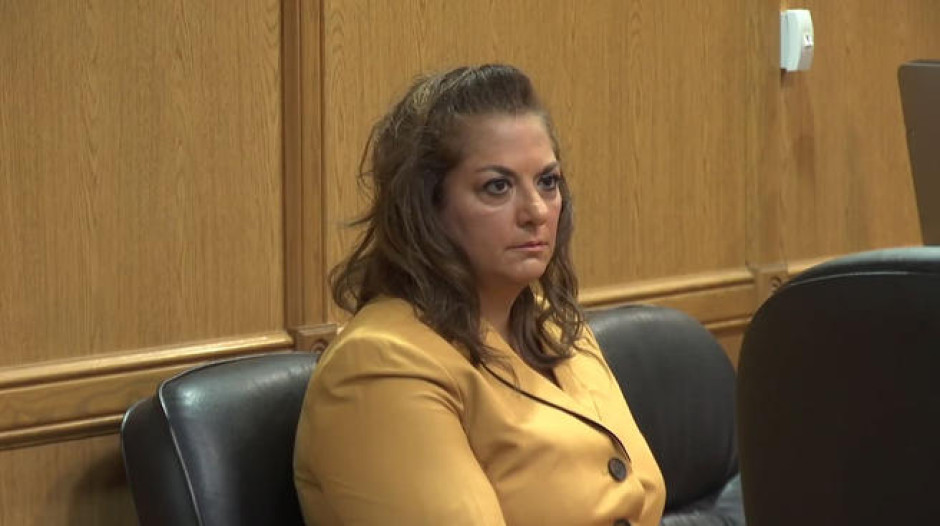 Mujer busca revocar su libertad condicional