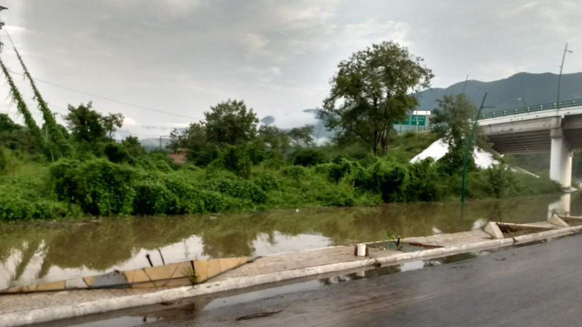Sismo deja daños y muertes a su paso