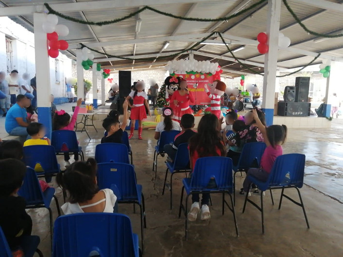 Realizan posada a hijos de internos en CEDES