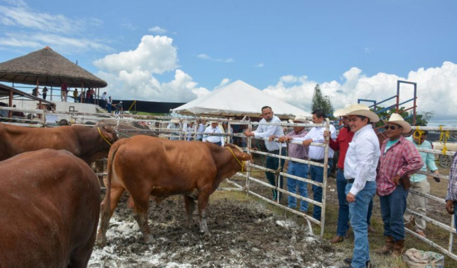 Reitera Gobierno del Estado su compromiso con el sector ganadero