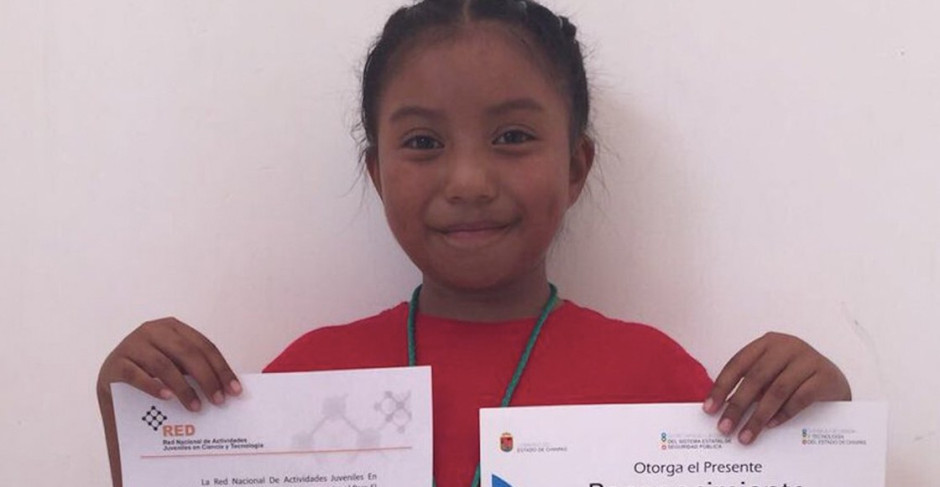 Niña mexicana recibe premio nuclear de ciencia