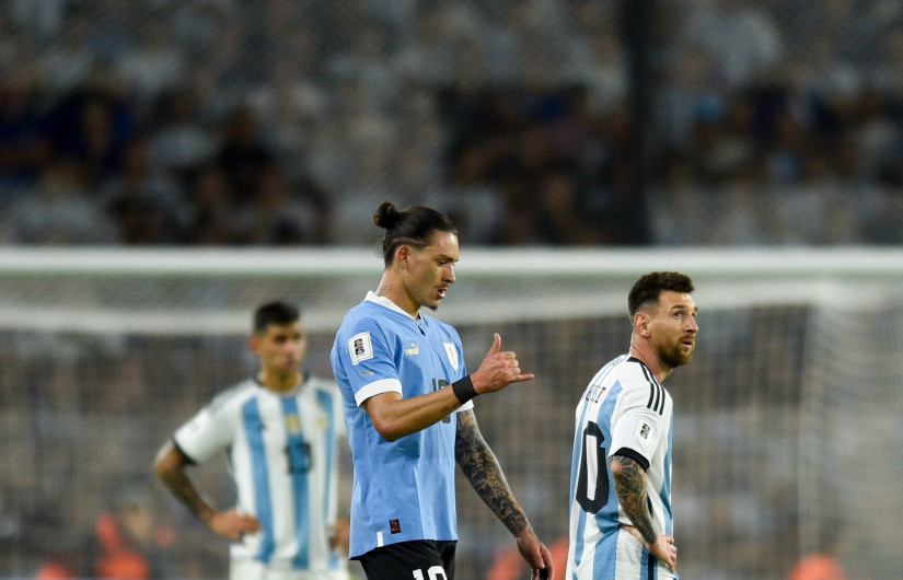 Uruguay le quita el invicto a Argentina en La Bombonera